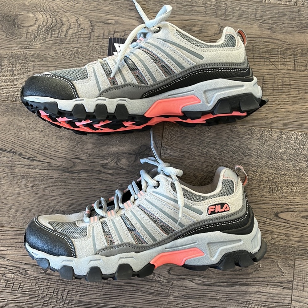 Fila 6.5 wide width hiking shoes
